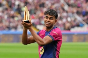 每体：阿劳霍大概率将在周中欧冠继续首发，加西亚代替孔德