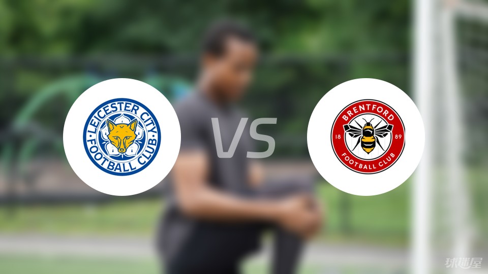 甘超对阿奇姆彭做闭嘴手势，钟义浩扳平比分后做同样手势回击